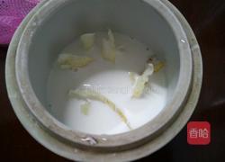 花胶炖牛奶的做法图解3