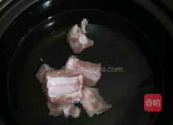 冬瓜排骨薏米汤的做法图解3