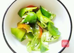 清炒松蘑的做法图解3