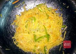 胡萝卜丝炒土豆丝的做法图解6