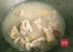 酸菜大骨头汤的做法图解9