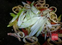姜葱爆鱿鱼筒的做法图解11