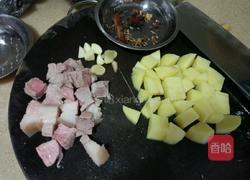 川味土豆红烧肉的做法图解4