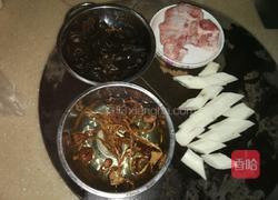 山药香菇木耳汤的做法图解2