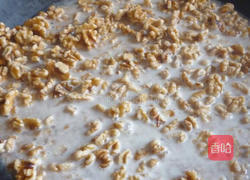 琥珀桃仁的做法图解1