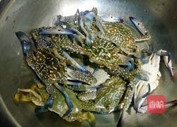 闷花蟹的做法图解1