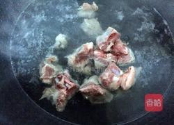 苦瓜焖排骨的做法图解2