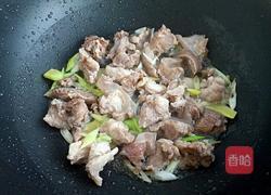 萝卜焖牛腩的做法图解4