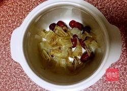 红枣牛奶炖花胶的做法图解3