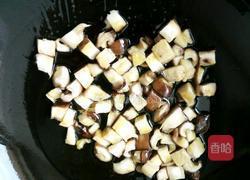 香菇焖饭的做法图解3