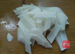 萝卜炒牛肉的做法图解1