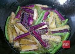 紫苏叶茄子炒豆角的做法图解4