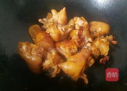 玉米炖猪蹄的做法图解6