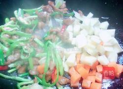 鸡肉炒藕丁的做法图解6