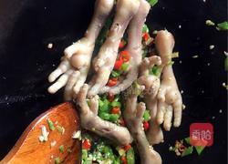 尖椒炒鸡爪的做法图解7