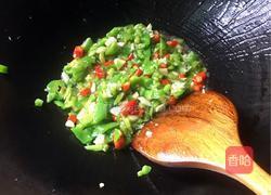 尖椒炒鸡爪的做法图解6