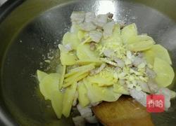 土豆盐煎肉的做法图解6