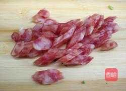 腊肠油菜蒸饭的做法图解1