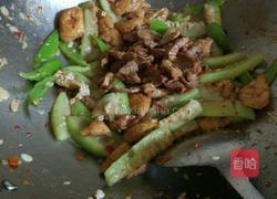 青椒炒丝瓜的做法图解7