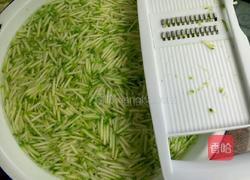 西葫芦素馅蒸饺的做法图解6