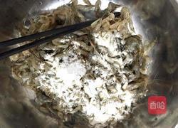 酥炸小河虾的做法图解2