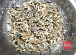 酥炸小河虾的做法图解3
