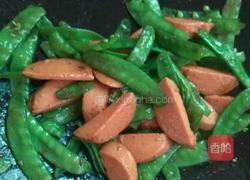 火腿炒荷兰豆的做法图解6