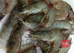 香瓜炒虾球的做法图解1