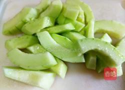 香瓜炒虾球的做法图解3