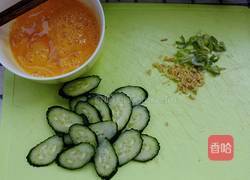 老黄瓜鸡蛋汤的做法图解2