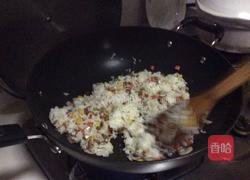 海鲜炒饭的做法图解7