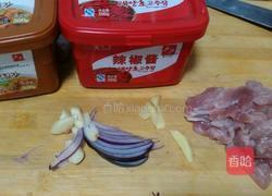 韩式海带豆腐汤的做法图解1