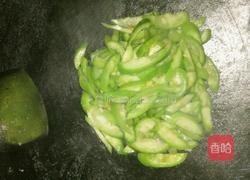 蛇瓜炒酸笋的做法图解4