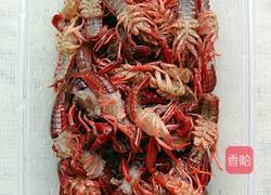 蒜泥龙虾的做法图解1