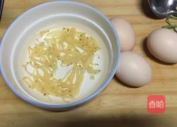 银鱼小煎饼的做法图解1
