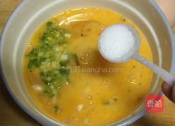 银鱼小煎饼的做法图解4