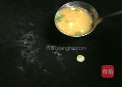 银鱼小煎饼的做法图解5