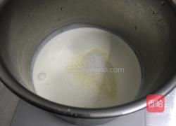 樱花慕斯的做法图解2