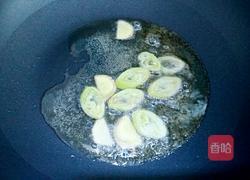 排骨烩酸菜的做法图解3