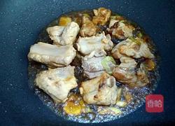 排骨烩酸菜的做法图解5