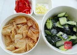 黄瓜拌豆腐皮的做法图解2