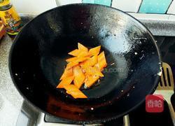 胡萝卜木耳炒鸡蛋的做法图解5