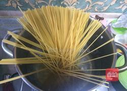 黑椒牛柳意大利面的做法图解1