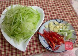 炝炒萝卜丝的做法图解1