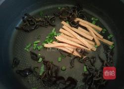 包菜木耳疙瘩汤的做法图解5