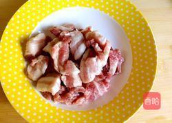 五花肉辣白菜汤的做法图解3