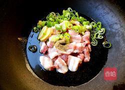 五花肉辣白菜汤的做法图解5