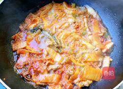 五花肉辣白菜汤的做法图解9