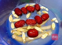 党参鸽子汤的做法图解2