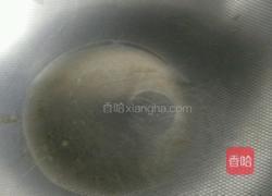 五花肉炒蒜苔的做法图解2